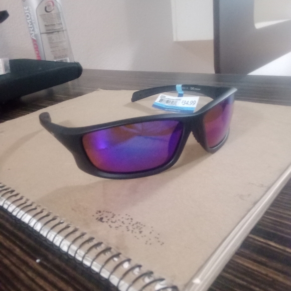 One by optic nerve castline (Sunglasses) - Picture 4 of 5